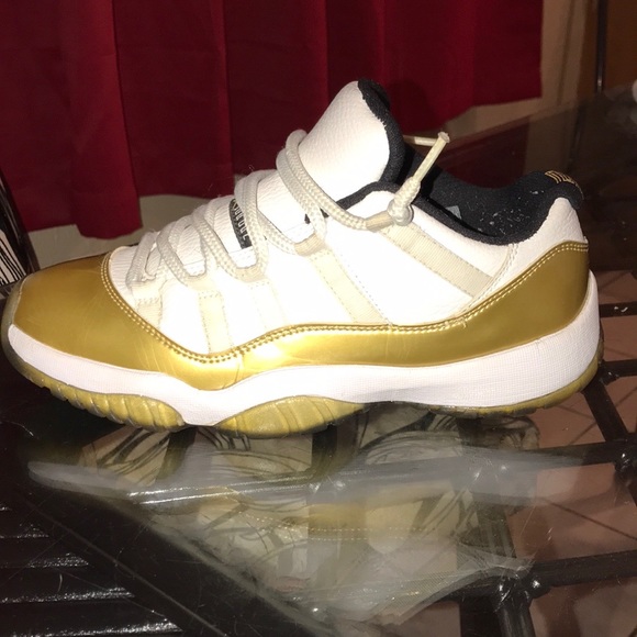 Jordan low 11s - Picture 2 of 7